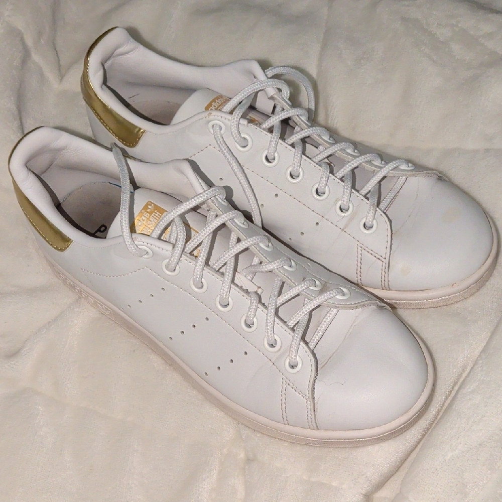 White Sneakers with Gold Heel Accent
